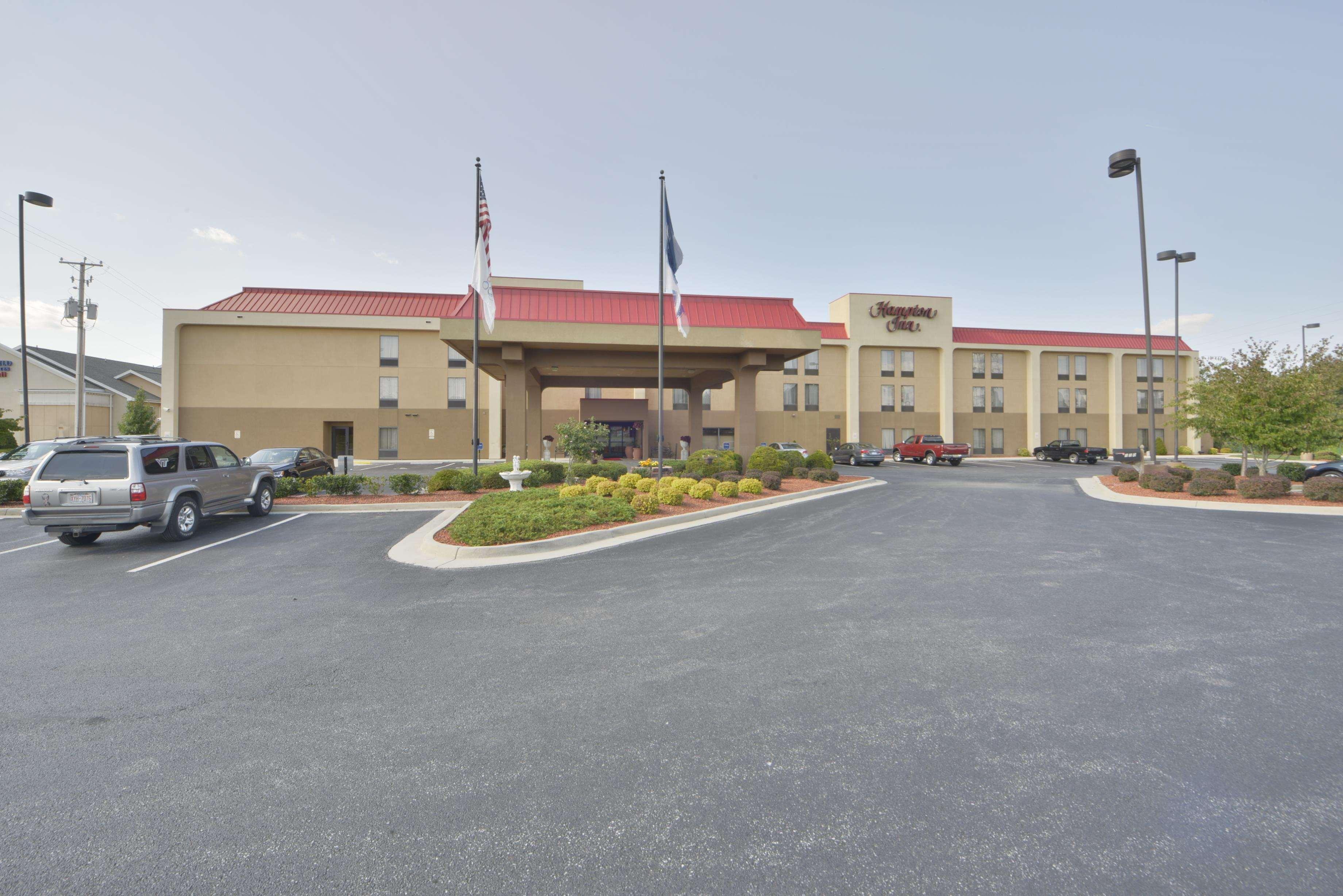 Hampton Inn Вайтвілл Екстер'єр фото