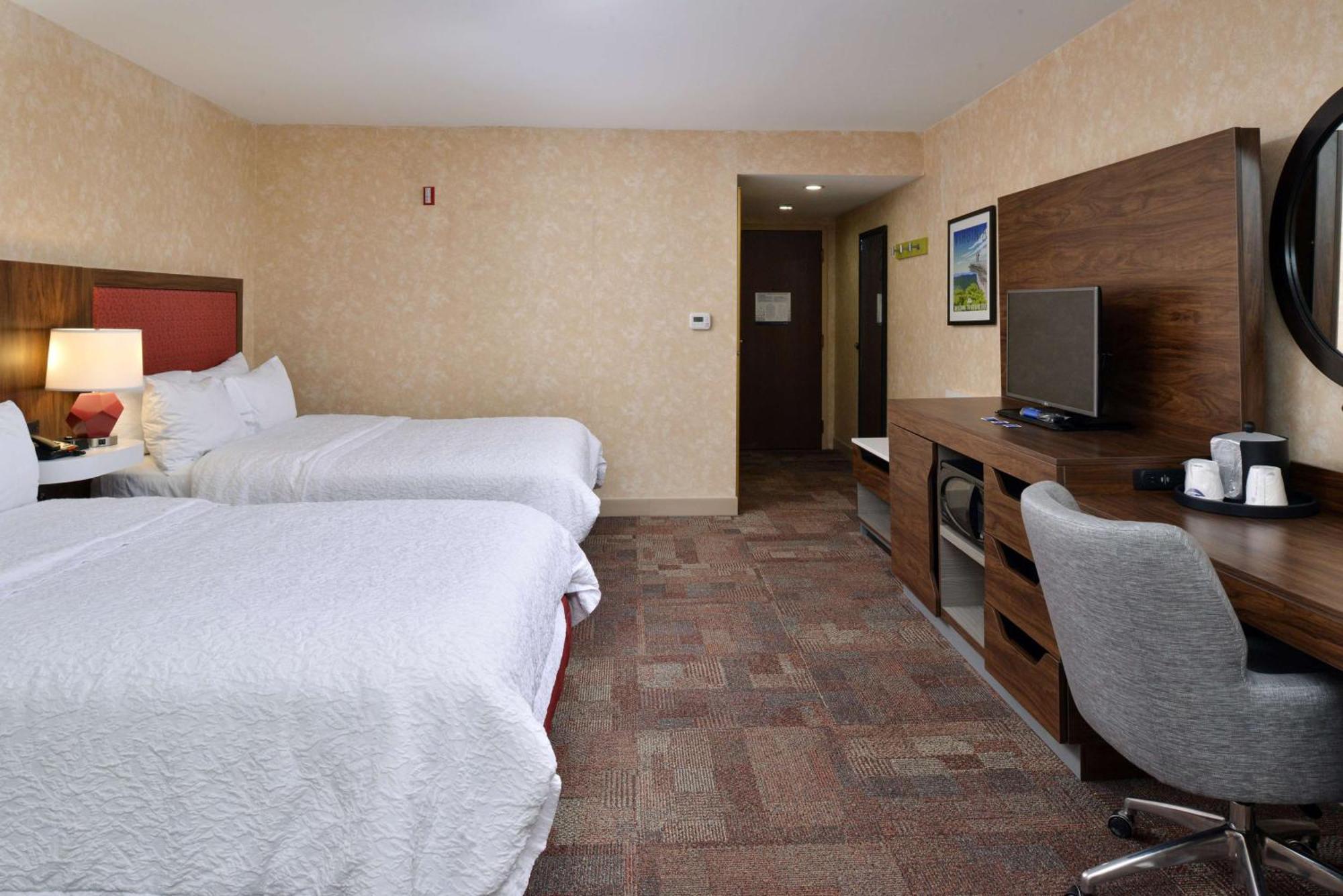 Hampton Inn Вайтвілл Екстер'єр фото